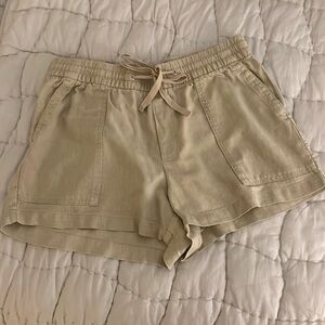 Size medium beige Gap shorts